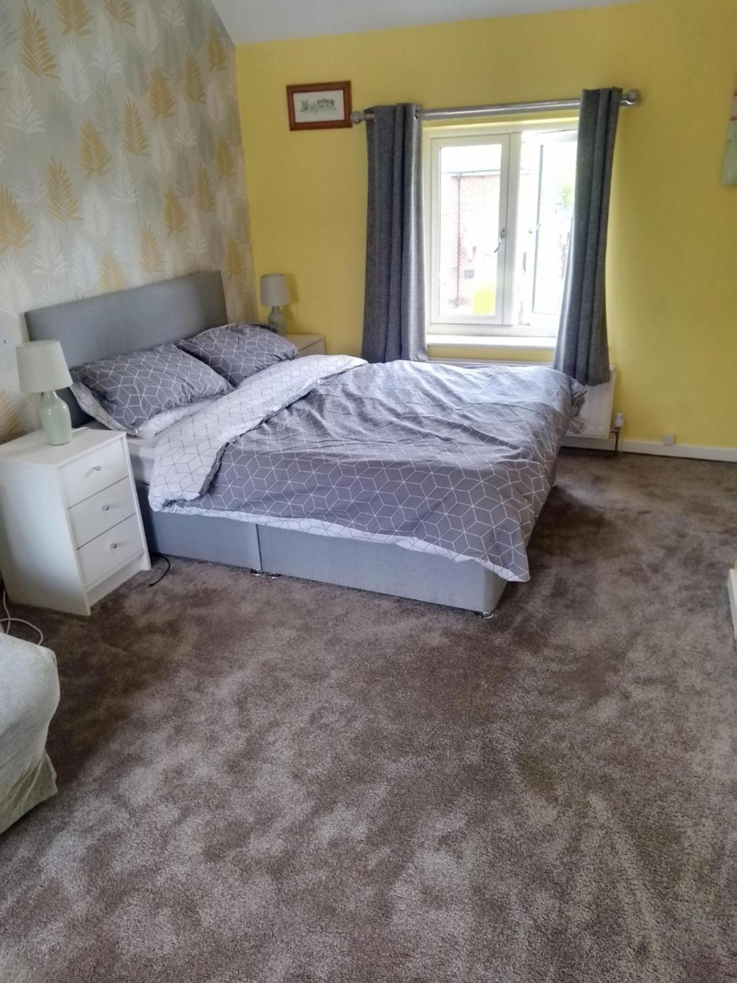 Accomadation Wrexham Exterior foto
